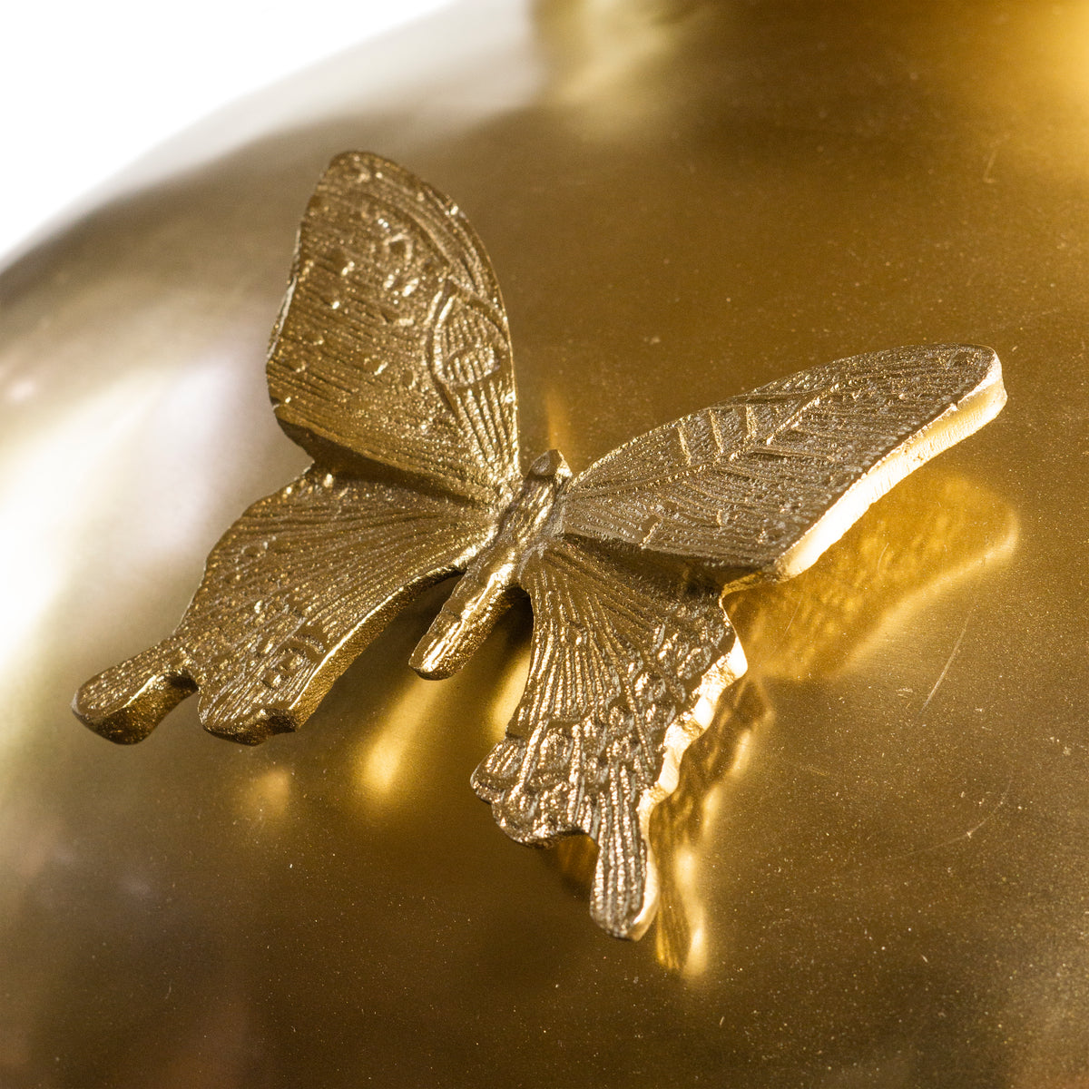 Vase w/butterfly ALU/BRONZE 63x63x64