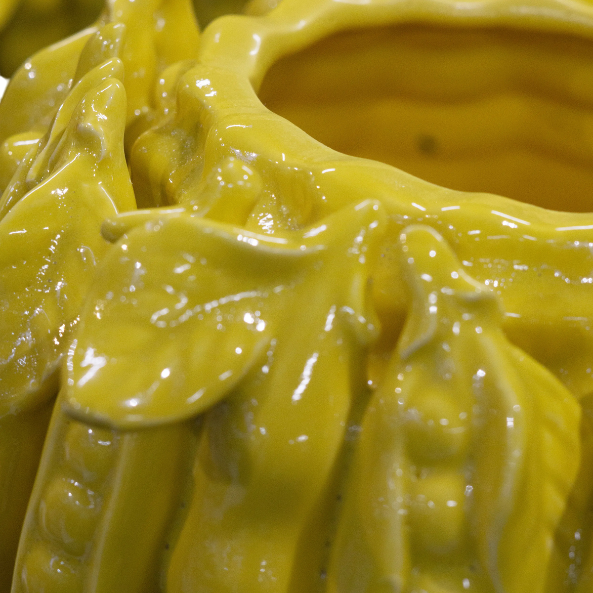 Vase podded peas yellow ceramic 29x29x32
