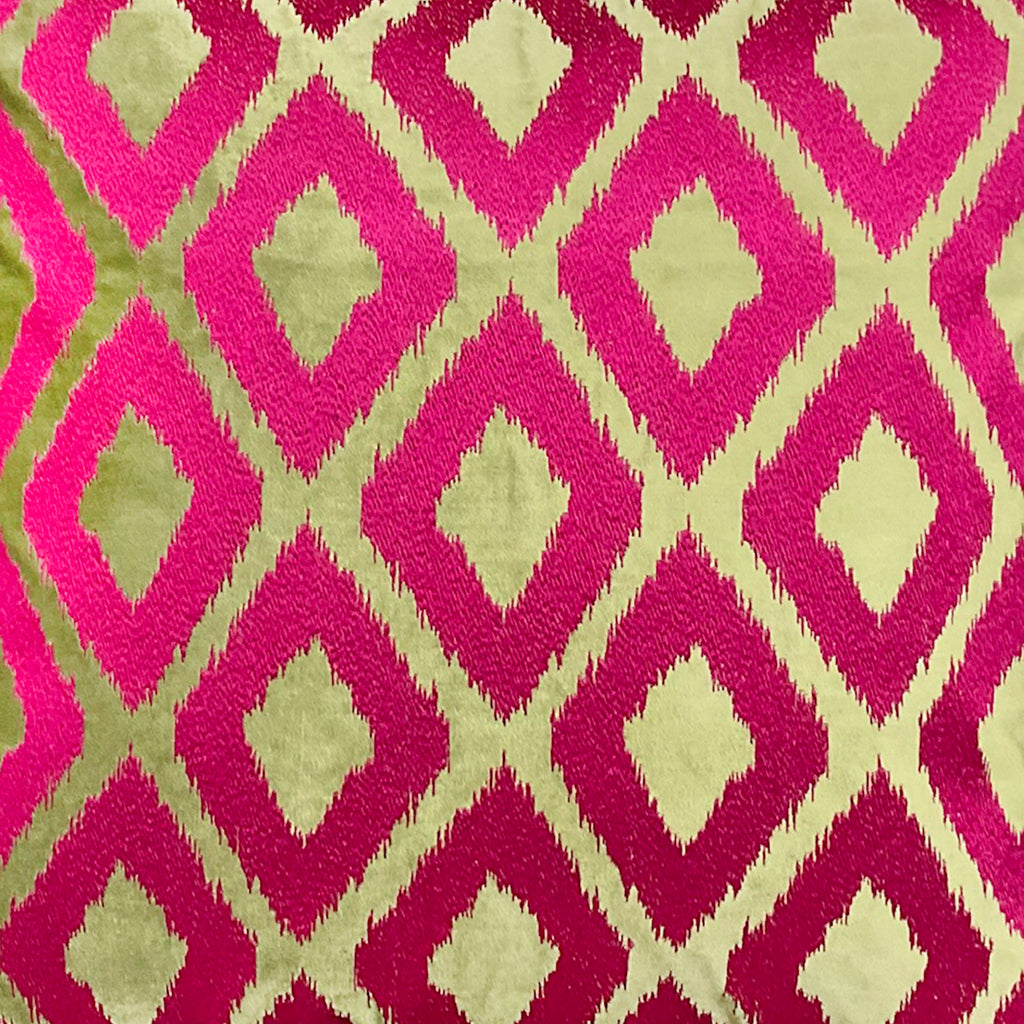 Cushion triangles mint/fuchsia velvet VI/CO 50x50