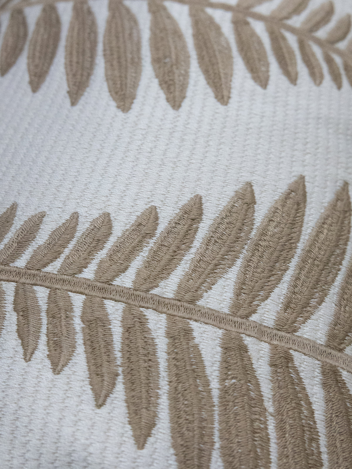 Cushion ISILDUR 60x35cm brown