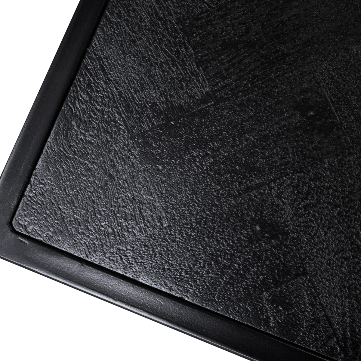 Column matt black herringbone mango wood IR 40x40x100